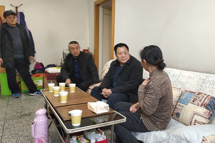 【“四進(jìn)萬(wàn)家系列活動(dòng)”】集團(tuán)開展“進(jìn)萬(wàn)家門、訪萬(wàn)家情、解萬(wàn)家難、暖萬(wàn)家心”活動(dòng)