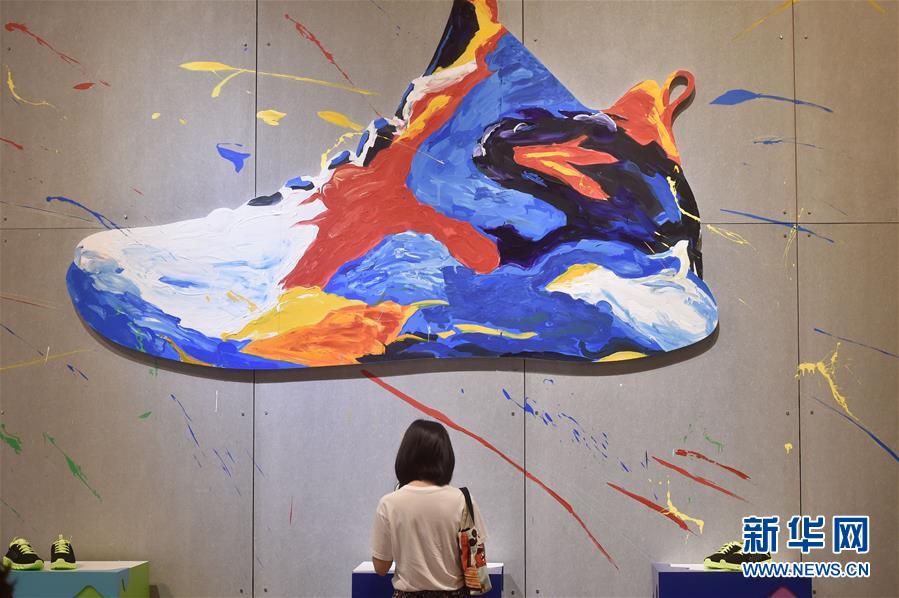 (新華全媒頭條·壯闊東方潮 奮進新時代——慶祝改革開放40年·圖文互動)(2)敢為天下先 愛拼才會贏——“晉江經(jīng)驗”啟示錄